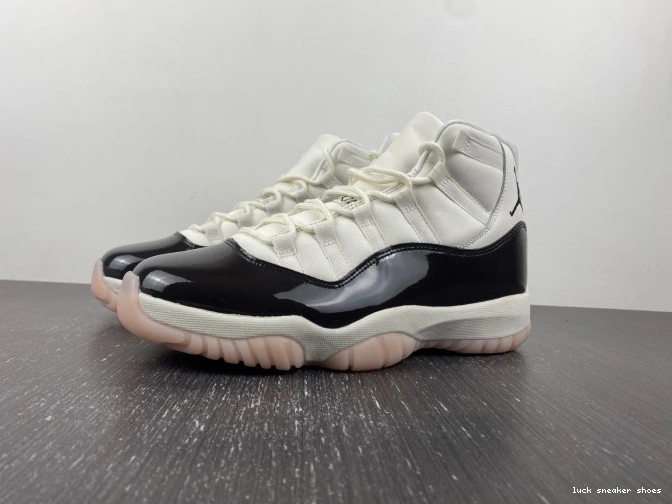 Rep LUCY Jordan Neapolitan Air 11 AR0715-101 WMNS 0814